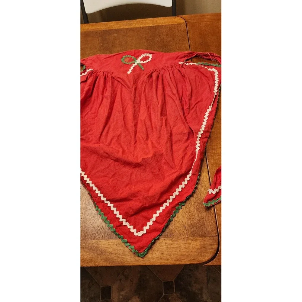Vintage Holiday Apron Unique Diamond Like Shape with Rock Rack read See